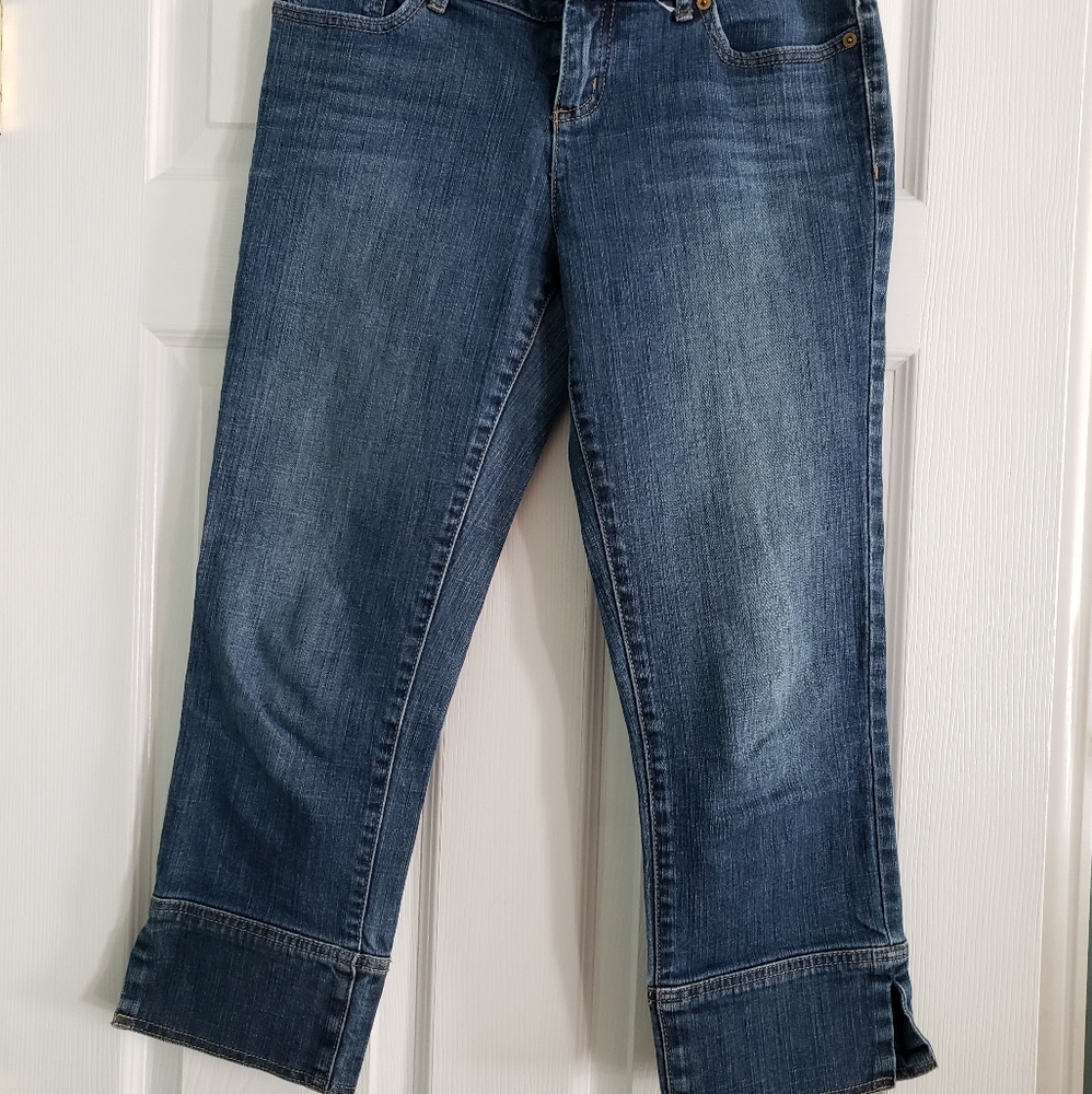 Vera Wang Straight leg Capris